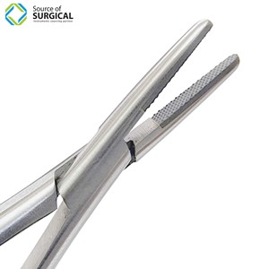 Castroviejo Porte-aiguille incurvé en titane doré de haute qualité Pince à épiler à sourcils de type verrouillage avec pointe pointue - Product Image 3