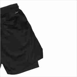 Pantalones cortos de compresión de doble capa informales FIT completamente negros con patrón sólido Cierre de cintura elástica antiarrugas y transpirables - Product Image 6