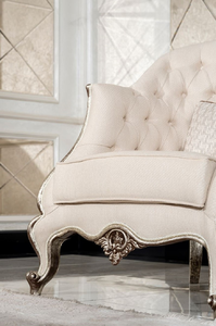 Fauteuil d'appoint à dossier haut de style français antique avec finition argentée de qualité supérieure et tissu texturé - Product Image 3