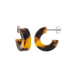 Pendientes colgantes de cuerno natural con colores orgánicos para amantes de la moda que apoyan la sostenibilidad y la artesanía hecha a mano - Product Image 1