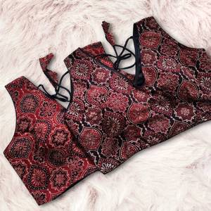 Blouse ethnique indienne Ajrakh à col en V sans manches, prête à porter, en coton cousu et rembourré, pour les fêtes, assortie au sari en coton, vente en gros en Inde - Product Image 1