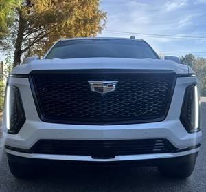 Cadillac Escalade Sport Platinum 4WD 2025 Usada en Buen Estado - Product Image 1