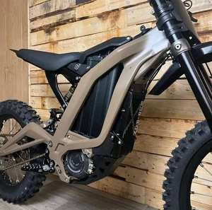 Motocicleta Eléctrica Tech Flagship Light Bee X E con Motor de 8000w en la Rueda Trasera, Batería de Litio Inteligente, Cuadro de Aleación de Aluminio y Gran Autonomía - Product Image 4