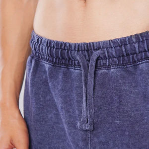 กางเกงขาสั้นรัดรูปสองชั้นสำหรับยิมของผู้ชายกางเกงขาสั้นรัดกล้ามเนื้อแห้งเร็วระบายอากาศสีพื้นสำหรับการออกกำลังกายทางกีฬา - Product Image 2