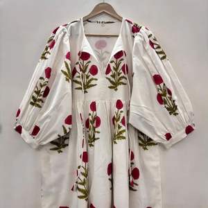 เดรสแขนกุดพิมพ์ลายดอกไม้สำหรับผู้หญิง, เดรสมิดิแขนสั้นผ้าฝ้ายโบฮีเมียน - Product Image 1