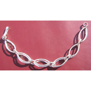 Pulsera Religiosa Clásica y Moderna de Plata con Baño de Oro, con Perla y Diamante, para Bodas o Regalos - Product Image 1
