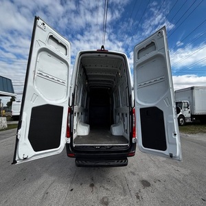 Camionnette de pointe F-reig -htli-n-er Spr -int- er 3500 Cargo H R - Product Image 3