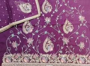 Tenues de créateur modernes non cousues, brodées à la main, magnifiques ensembles de style traditionnel indien, à la pointe de la mode, à prix d'exportation - Product Image 3