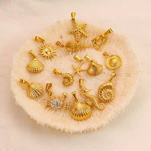 Venta al por mayor Ocean Series Jewelry Acero inoxidable PVD Chapado en oro Muchas estrellas de mar Cangrejo Delfín Encantos Concha Colgantes - Product Image 4