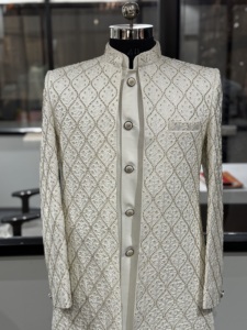 Ensemble de costumes Sherwani traditionnels de luxe pour hommes, brodés ivoire, pour mariages et fêtes, tenue ethnique, vente en gros - Product Image 6