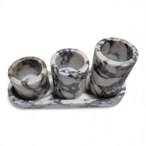 Ensemble de bougeoirs carrés en marbre avec veinage naturel et design sculpté profond pour une ambiance élégante - Product Image 3