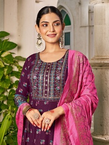 Robe longue de soirée haut de gamme avec broderie Dupatta, tenue parfaite pour les occasions spéciales à un prix abordable - Product Image 6