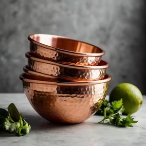 Tazón de cobre para servir en recepciones de bodas al aire libre o cenas culturales en interiores que requieren recipientes tradicionales para alimentos. - Product Image 5