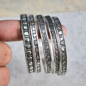 Vintage Style Women's Vintage Bahamian Bangle Stackable <b>Bracelet</b> 5-Piece Sterling Silver Plated <b>Flower</b> Star Texture for Gift - Product Image 1
