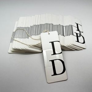 Etiqueta colgante de impresión Offset personalizada de alta calidad, sello caliente, hoja de plata, etiqueta oscilante, reciclaje, tarjeta de papel ecológica, billete doblado - Product Image 5