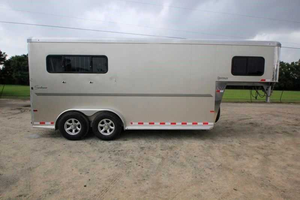 Remolque para Caballos Estándar de Cuello de Cisne a Precio Económico con Capacidad Máxima de Carga de 6440 Libras y Dimensiones de 17x6.6x7 Disponible para la Venta - Product Image 5