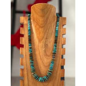 Collar Navajo con Turquesa Mixta y Plata de Ley, Obra Coleccionable Cultural - Product Image 1