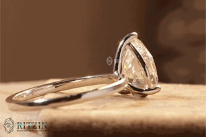 Bague de fiançailles solitaire en diamant taille poire pour femme - Product Image 2