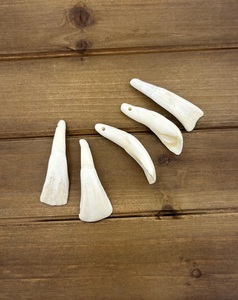 Crucifijo Religioso Rectangular de Hueso de Búfalo, Ecológico, Pulido, Blanco, Náutico, Animal, Arte Natural, Coleccionable, Alto Estándar - Product Image 5