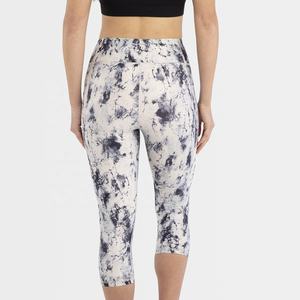 Leggings atléticos ligeros de tela de poliéster para mujer Leggings de yoga impresos sublimados - Product Image 6