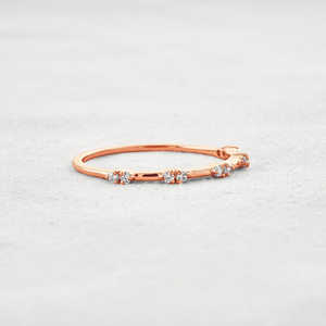 แหวนแต่งงานเงินแท้ 925 ประดับเพชรโมอิสซาไนต์ทรงกลม ดีไซน์โดดเด่น พร้อมแหวนเพชรหรูหรา - Product Image 2