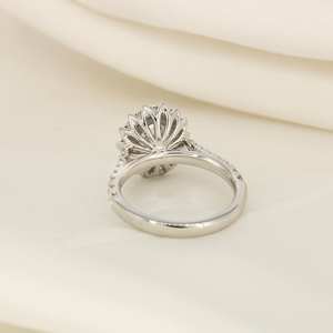 Anillo de compromiso de Halo floral CZ blanco de corte ovalado de 10x8mm en plata chapada en oro | Pave Band Classic Bridal Wedding Jewelry - Product Image 3