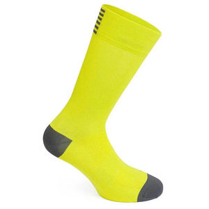 Chaussettes de sport ODM OEM personnalisées pour hommes Chaussettes en polyester et coton respirantes de haute qualité à séchage rapide - Product Image 4