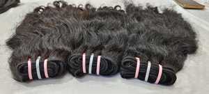 Precio al por mayor 24 "Extensión de cabello rizado natural de alto grado Cabellos Remy sin procesar dibujados individuales Extensión de cabello humano indio 100% - Product Image 4