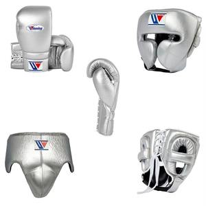 Ensemble de boxe personnalisable avec matériau PVC/PC pour l'entraînement aux arts martiaux MMA Sanda, avec protection des poignets et de la tête à lacets - Product Image 1
