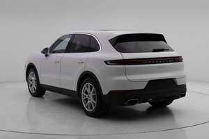 Porsche Cayenne S MY 11 SUV 2024 Usado en Buen Estado, Automático Tiptronic con Interior Claro, Dirección Eléctrica Izquierda y Derecha - Product Image 2