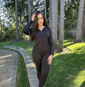 Conjunto de chándal personalizado para mujer, conjunto de 2 piezas con capucha y cremallera, mallas transpirables de secado rápido, estiramiento activo, gimnasio, Yoga, correr - Product Image 1