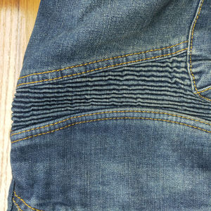 Jean moto en denim noir avec doublure, protection des genoux et des hanches homologuée CE, respirant pour la flexibilité et le confort - Product Image 6