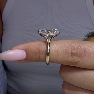 Bague de fiançailles solitaire en or jaune plaqué avec un zircon cubique ovale de 12x8 mm, bague de mariage, bijoux fins pour femmes, vente en gros - Product Image 6