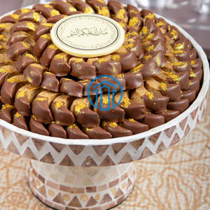 Arreglo de pastelería de chocolate elegante en soporte de pastel decorativo Exhibición de dulces de lujo Regalo de Ramadán Eid Mubarak 2025 - Product Image 2