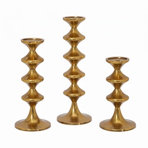 Juego de Portavelas Cónicos de Oro Antiguo, Candelabros de Metal Modernos para Decoración del Hogar, Estilo Nórdico, Geométrico Elegante - Product Image 1