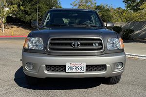 Toyota Sequoia SR5 d'occasion en excellent état, modèle 2003 - Product Image 5