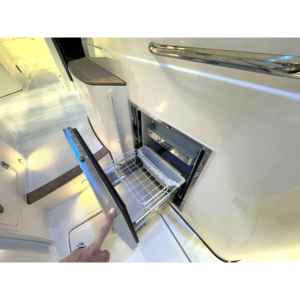 Embarcación de Pesca Pursuit DC 365 2026, Longitud de 12.1-16 m, Velocidad Máxima de 51.3 MPH, Motor Yamaha - Product Image 1