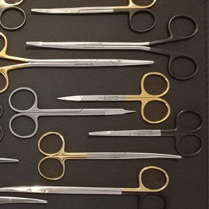Juego de tijeras quirúrgicas profesionales | Surtido de instrumentos quirúrgicos y dentales manuales de acero inoxidable Autoclavable con certificación CE - Product Image 4