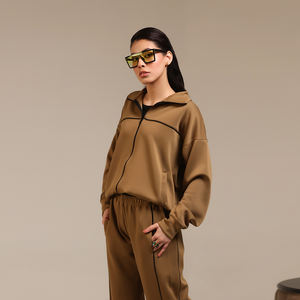 Ensemble coordonné pour femmes, qualité de salon haut de gamme, toucher doux, sweat-shirt en tricot, jogging, coupe décontractée moderne, tendance, best-seller du marché - Product Image 6