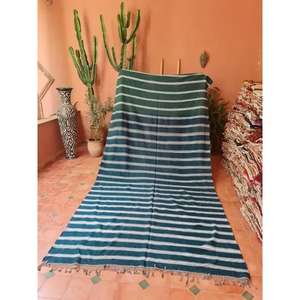 Couverture marocaine faite à la main, authentique artisanat berbère, couverture douce tissée à motifs tribaux, décoration d'intérieur, cadeau - Product Image 1