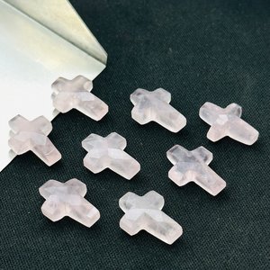 Cuentas de Cuarzo Rosa Natural Talladas a Mano, Cuentas de Cuarzo Rosa Facetadas en Forma de Cruz, Amuletos de Piedras Preciosas, Cuentas de Energía Curativa de 15x10 mm - Product Image 1
