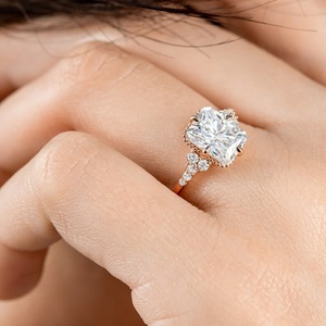 Bague en diamant de laboratoire en or 10 carats Bague en diamant de mariage rayonnante VS bande de fiançailles clarté - Product Image 3