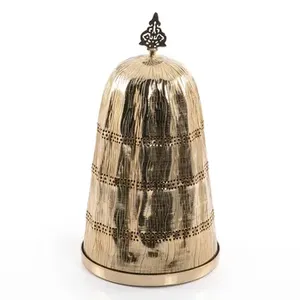 Boîte à bonbons en laiton pur poli doré avec finition en aluminium idéale pour servir des bonbons et des chocolats aux noix dans un style luxueux - Product Image 1