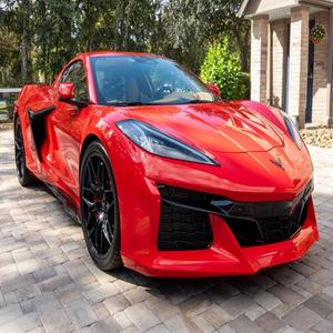 Corvette Z06 Coupé 3LZ 2024, 670 hp, Motor LT6 V8, Color Rojo Antorcha, Sin Modificar - Product Image 1