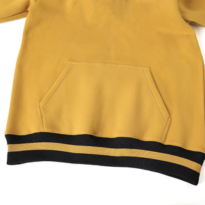 Sudadera con Capucha Premium Unisex Personalizada Mason Old Gold Prep, Bolsillo Canguro, Cordones Negros, Ribete a Rayas, Ropa Urbana de Invierno - Product Image 3
