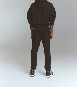 Pantalon de jogging pour homme en molleton de coton, coupe ajustée, avec logo personnalisé, poches, pour la gym et l'entraînement - Product Image 3