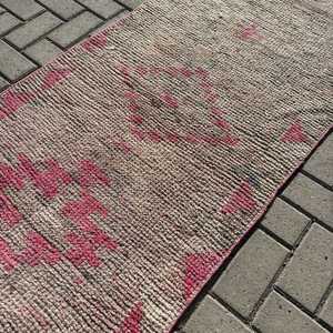 Alfombra Vintage de Estilo Runner de 2.6x8.4 pies (80x257 cm), Alfombra Turca Beige Ombré - Product Image 2