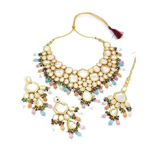 Conjunto de Joyería Fina de Lujo Maanvita Multicolor, Meenakari Kundan con Perlas, Chapado en Oro sobre Cobre, para Bodas y Regalos - Product Image 5