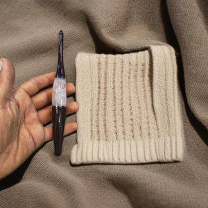 ไม้ทำมือและตะขอถักเรซินน้ำหนักเบาและทนทานเครื่องมือถักโครเชต์ที่ไม่ซ้ำกันหลายขนาด - Product Image 5