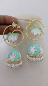 Juego de pendientes Meenakari Jhumka con parte inferior en forma de campana con cuentas de perlas colgantes de latón hecho a granel producto diseño personalizado - Product Image 6